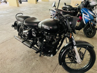 Royal Enfield Classic Stealth Black