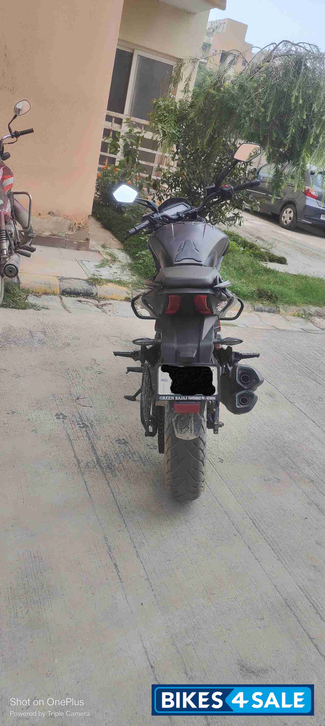 Charcoal Black Bajaj Dominar 400 ABS BS6 Charcoal Black Bajaj Dominar 400 ABS BS6