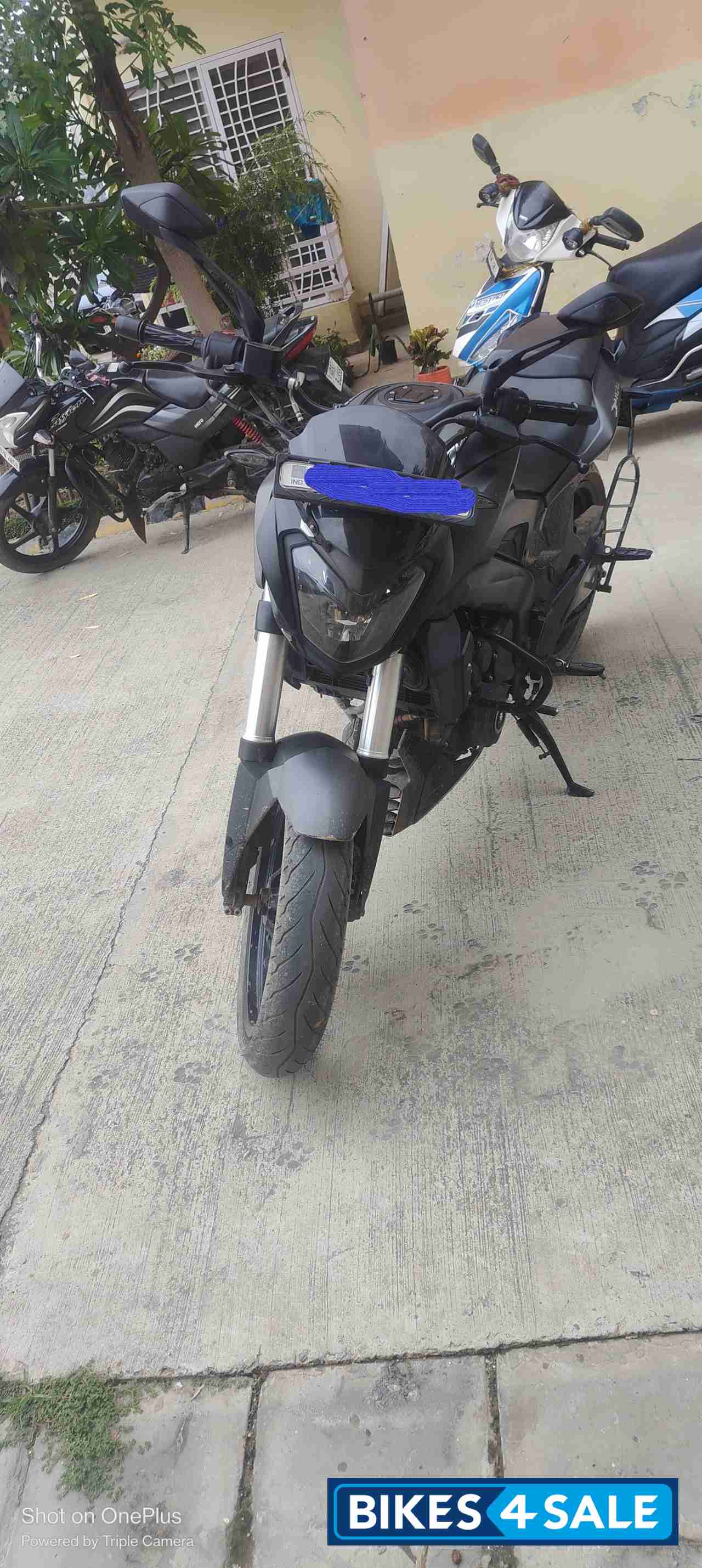 Charcoal Black Bajaj Dominar 400 ABS BS6 Charcoal Black Bajaj Dominar 400 ABS BS6