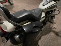White Bajaj Avenger Cruise 220