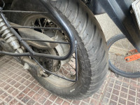 White Bajaj Avenger Cruise 220