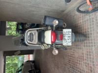 White Bajaj Avenger Cruise 220