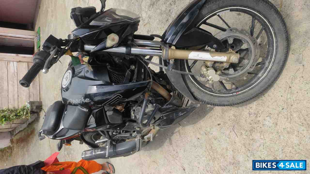 Black TVS Apache RTR 200 4V