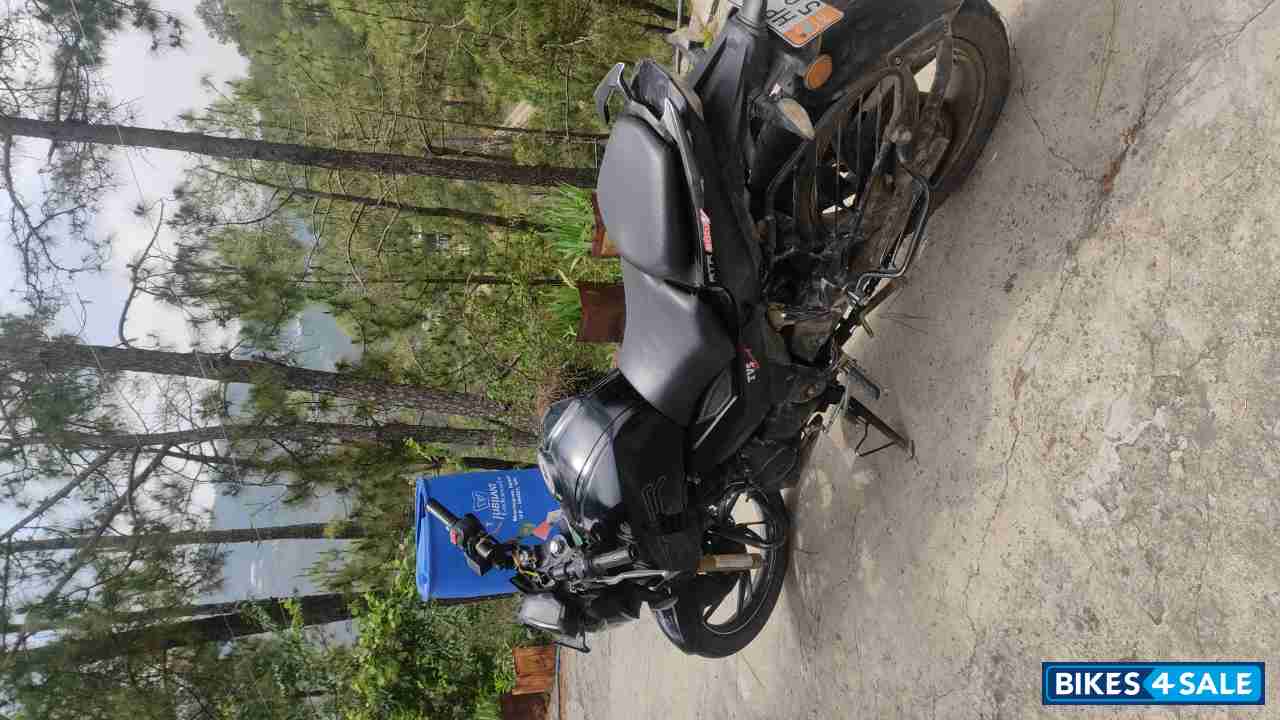 Black TVS Apache RTR 200 4V