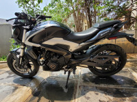 Sparkling Black Bajaj Dominar 250 2022