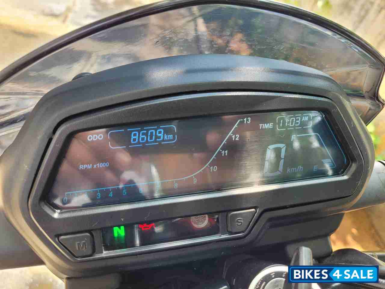 Sparkling Black Bajaj Dominar 250 2022