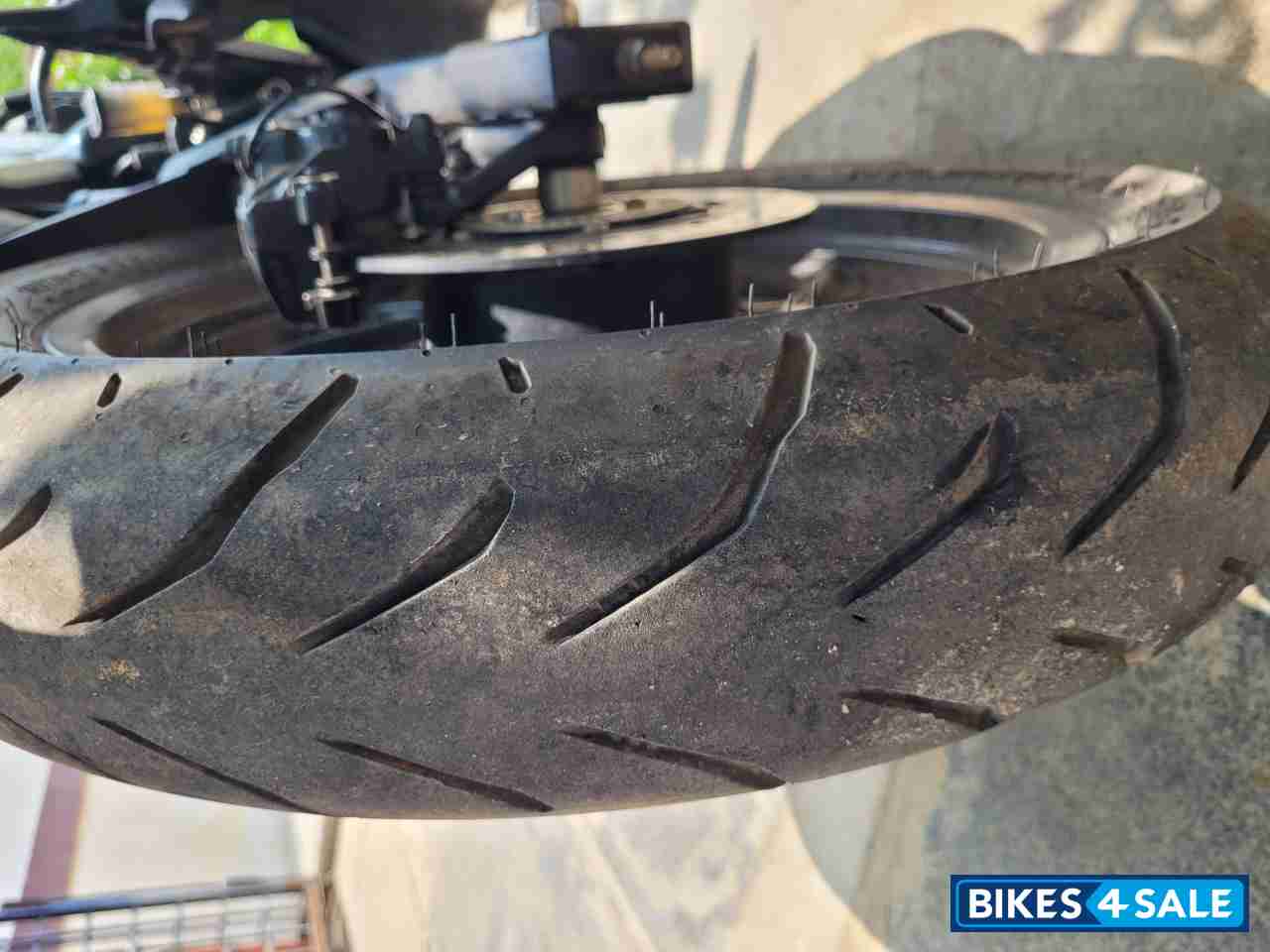 Sparkling Black Bajaj Dominar 250 2022