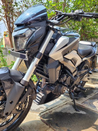 Sparkling Black Bajaj Dominar 250 2022