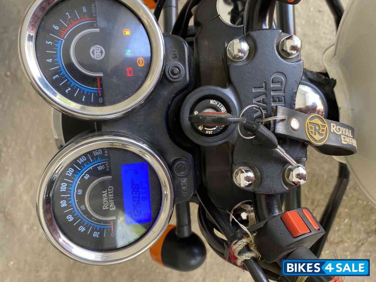 White Royal Enfield Thunderbird X 350