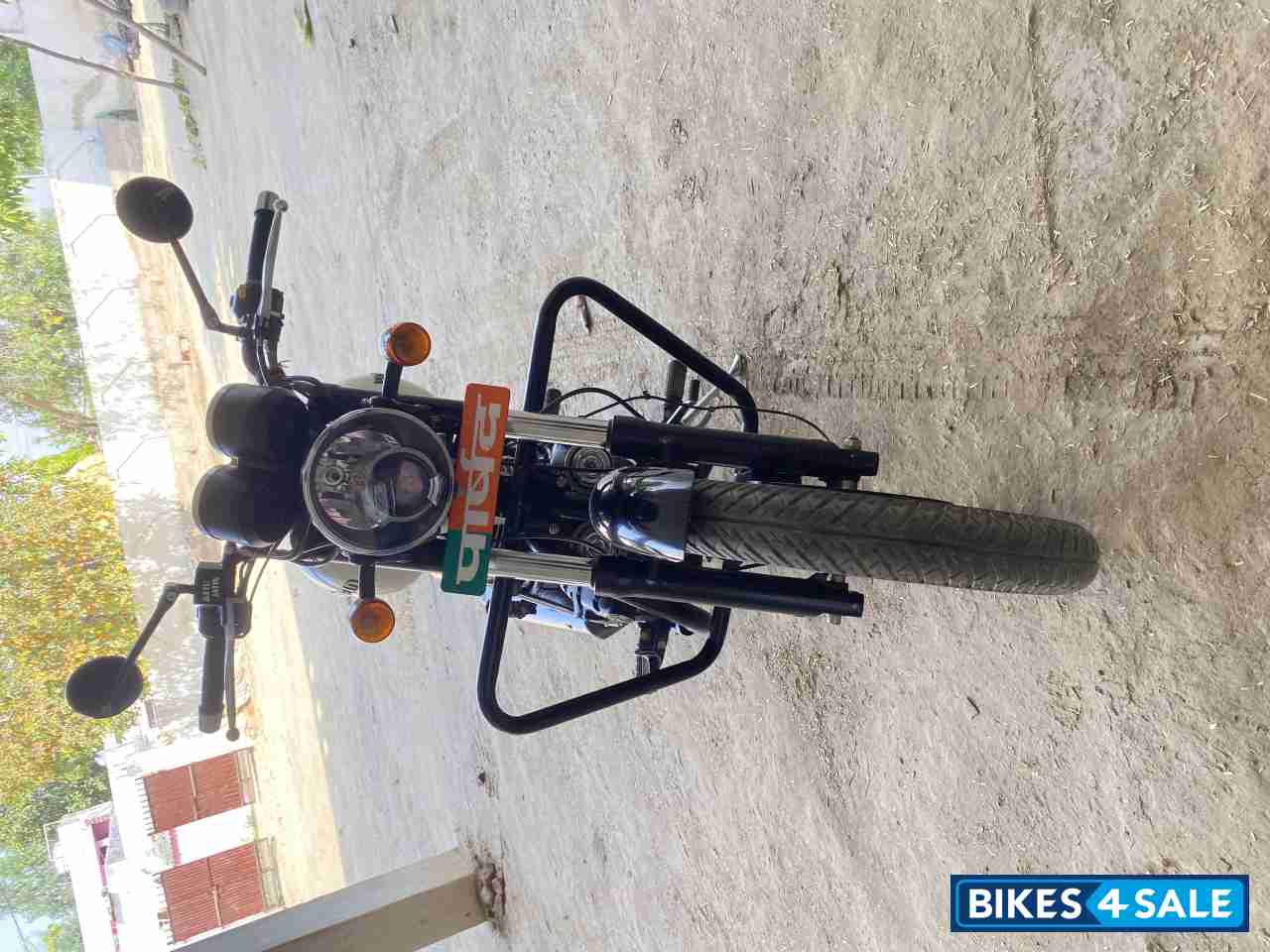 White Royal Enfield Thunderbird X 350