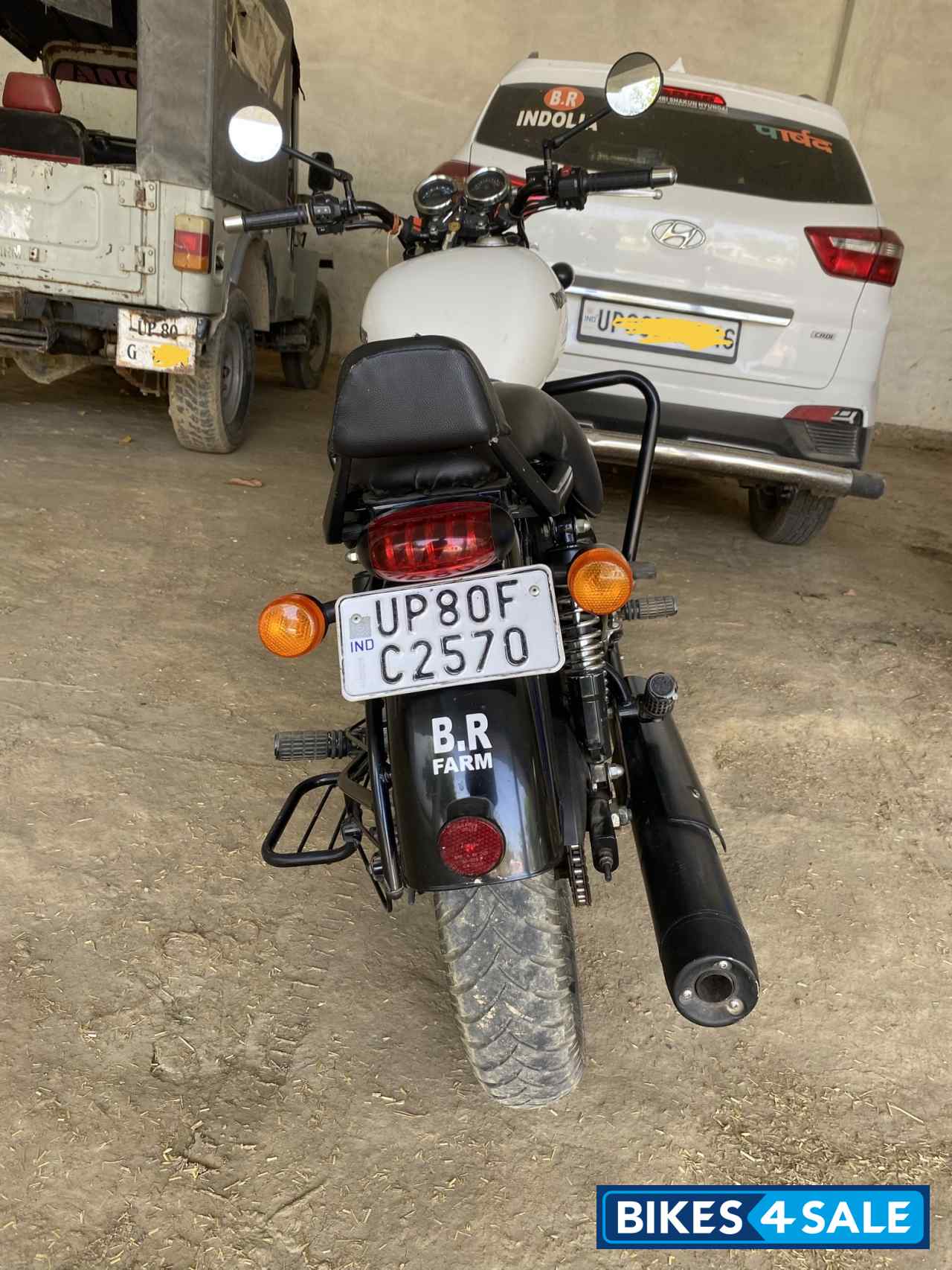 White Royal Enfield Thunderbird X 350