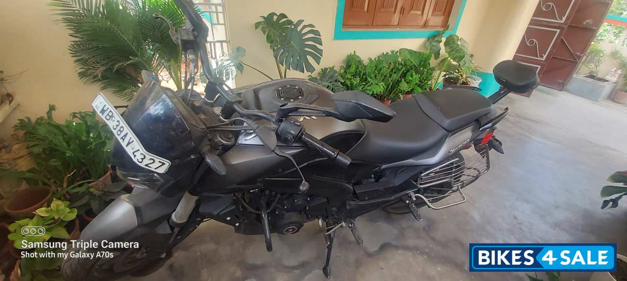 Black Bajaj Dominar 400 ABS BS6