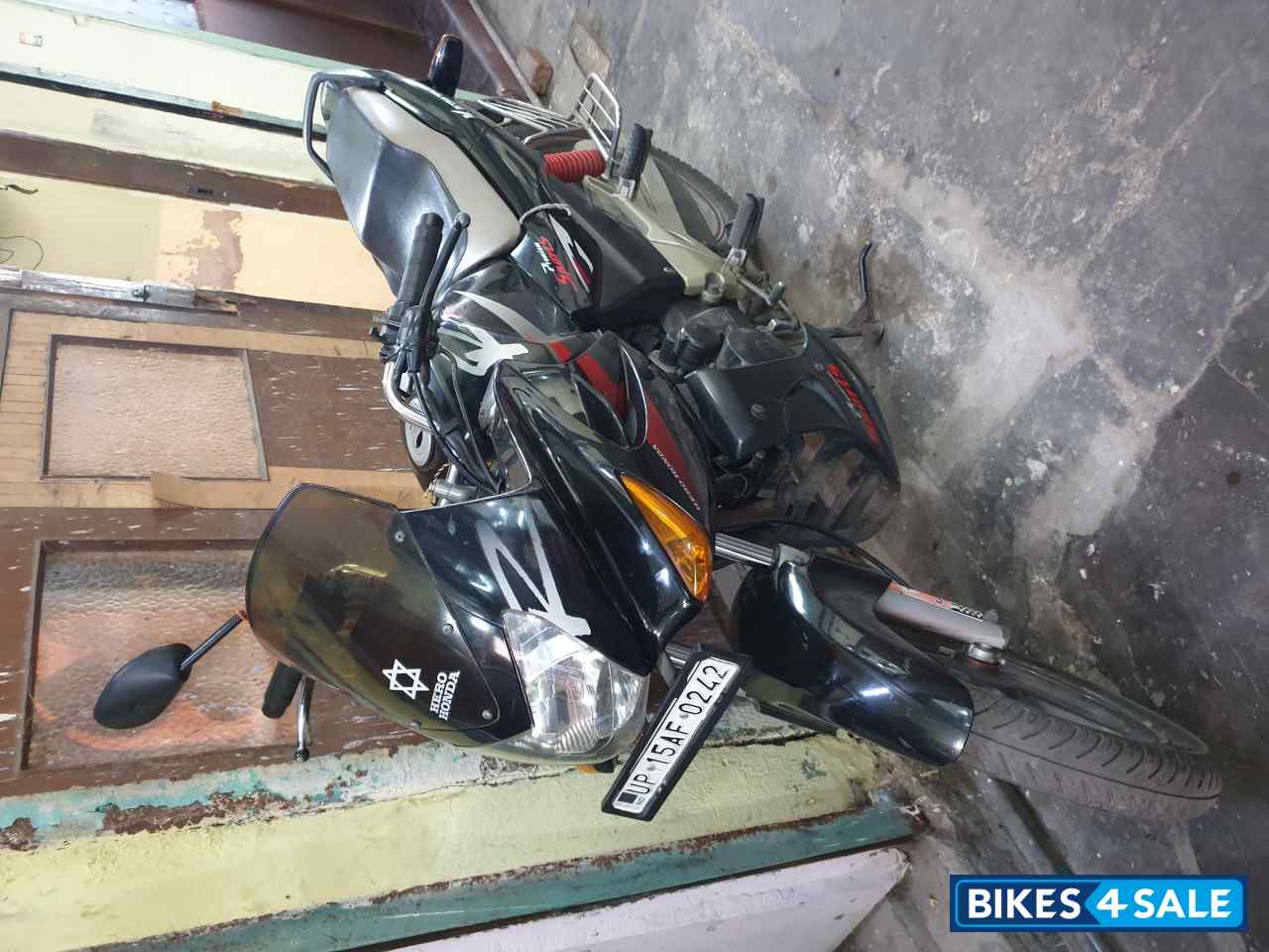 Black Hero Karizma R