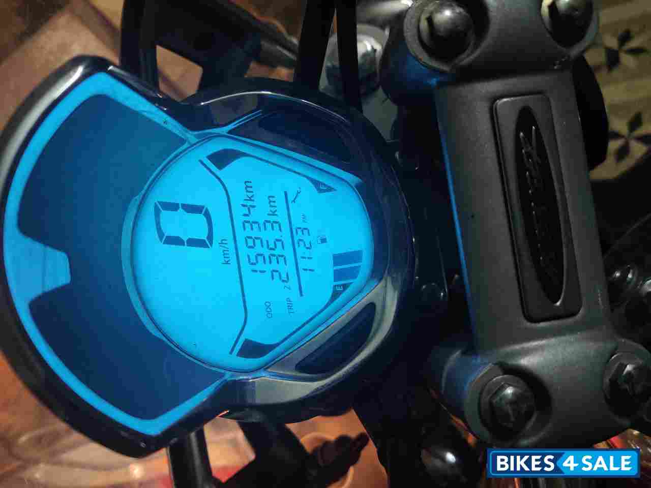 Brown Bajaj Avenger Cruise 220