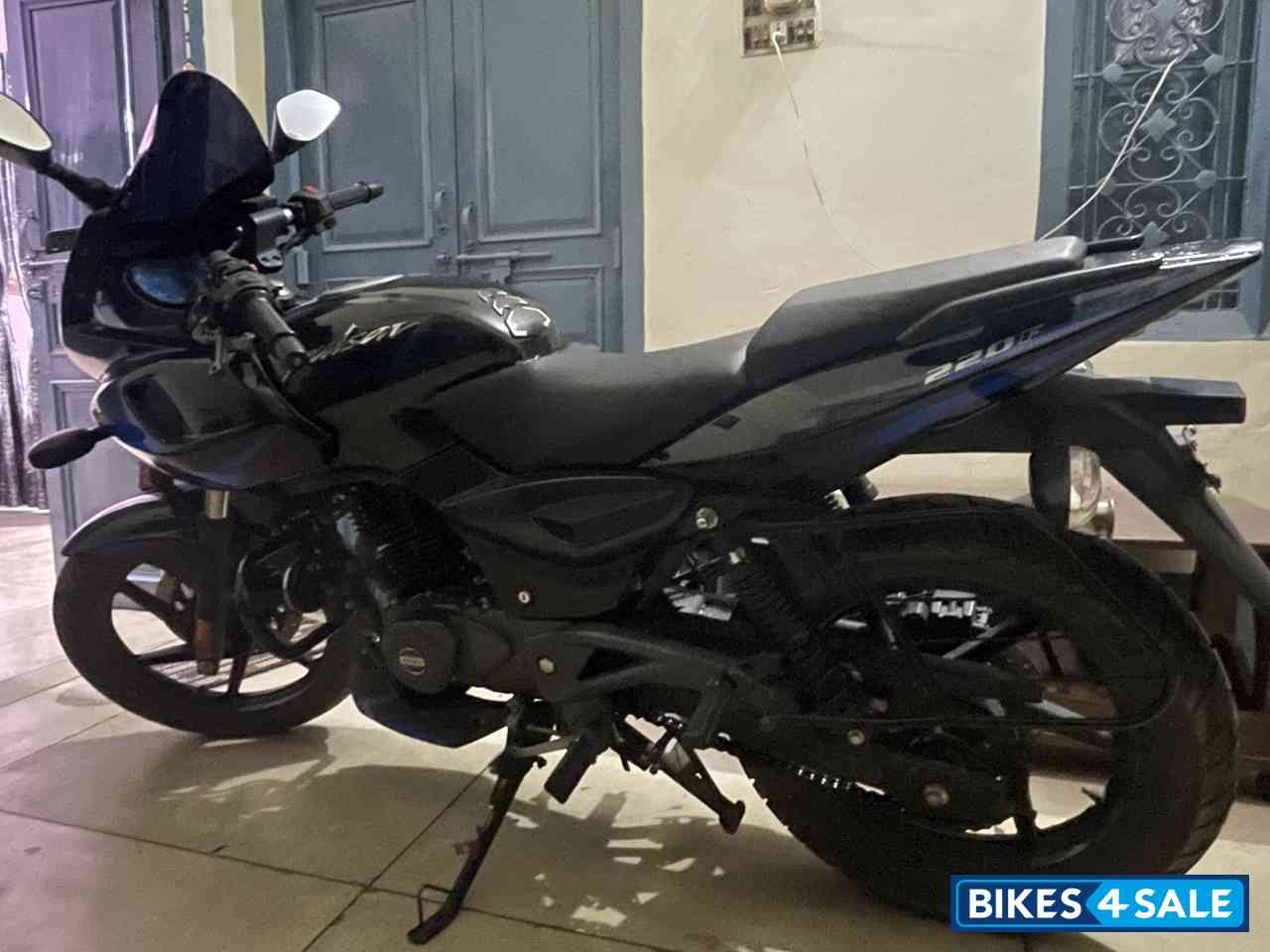 Ebony Black And Blue Bajaj Pulsar 220F BS6
