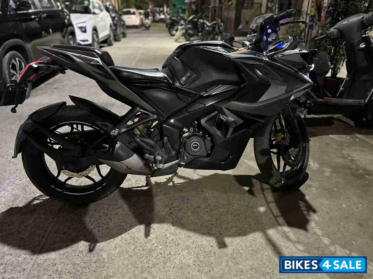 Bajaj Pulsar RS 200 ABS