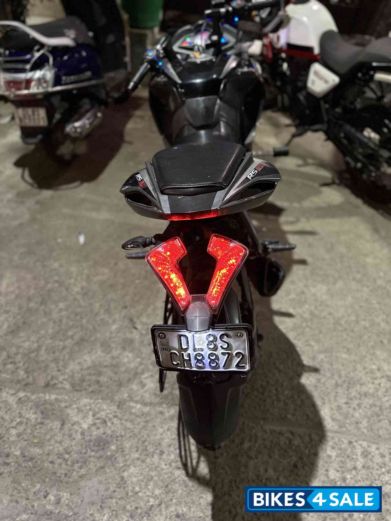 Bajaj Pulsar RS 200 ABS