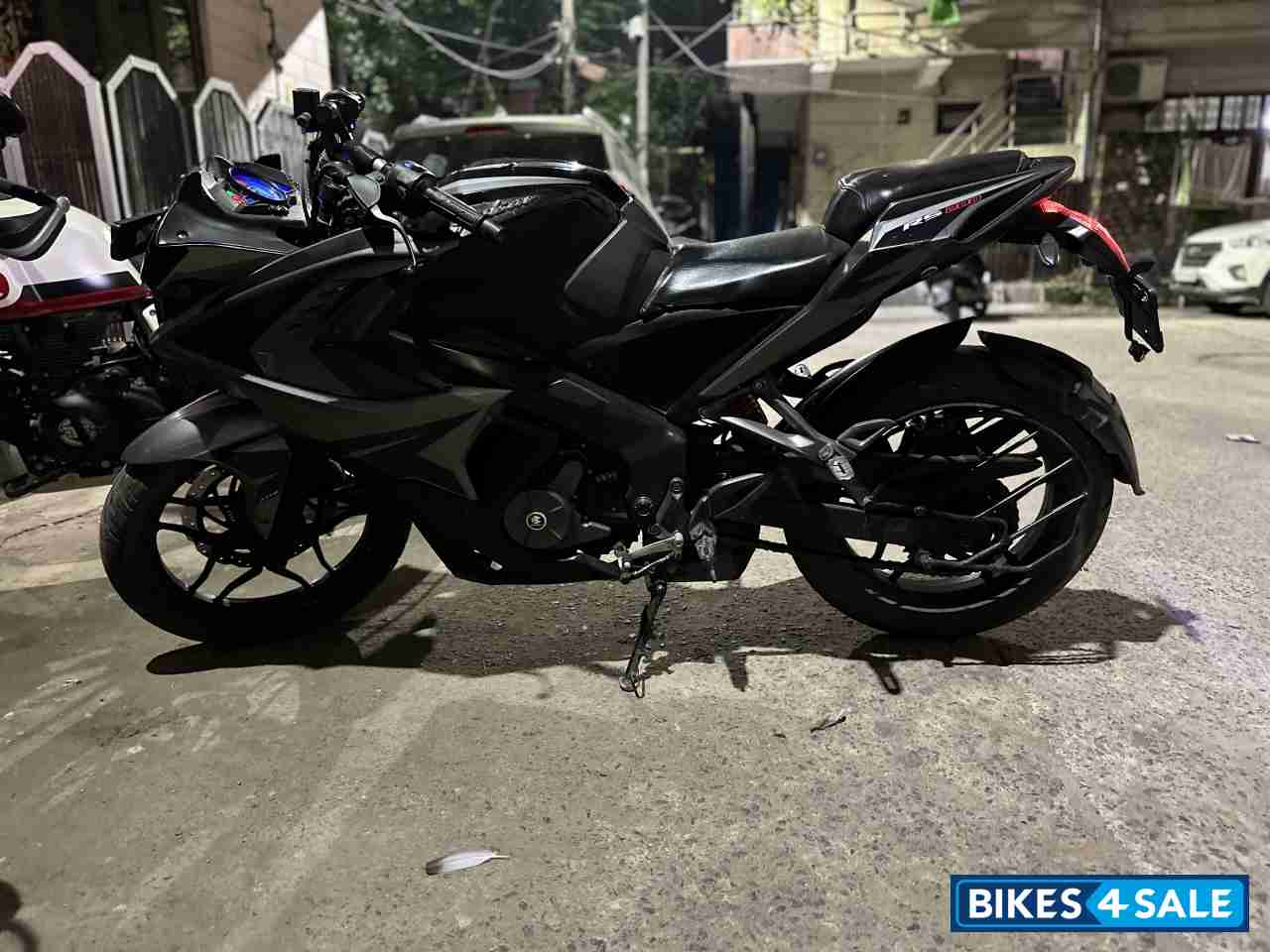 Bajaj Pulsar RS 200 ABS