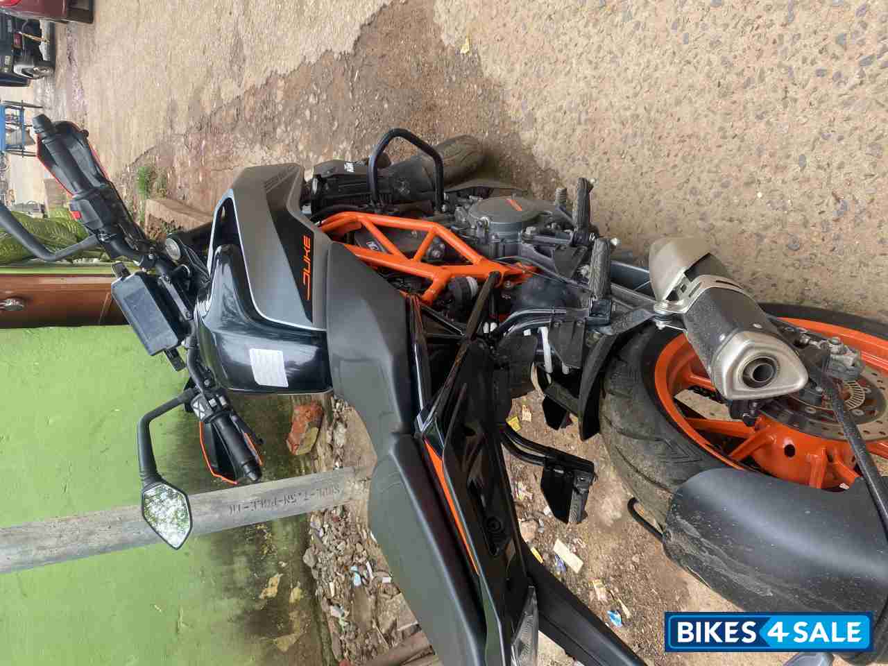 Silver Matalic Matt KTM Duke 390 BS6 Silver Matalic Matt KTM Duke 390 BS6