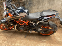 Silver Matalic Matt KTM Duke 390 BS6