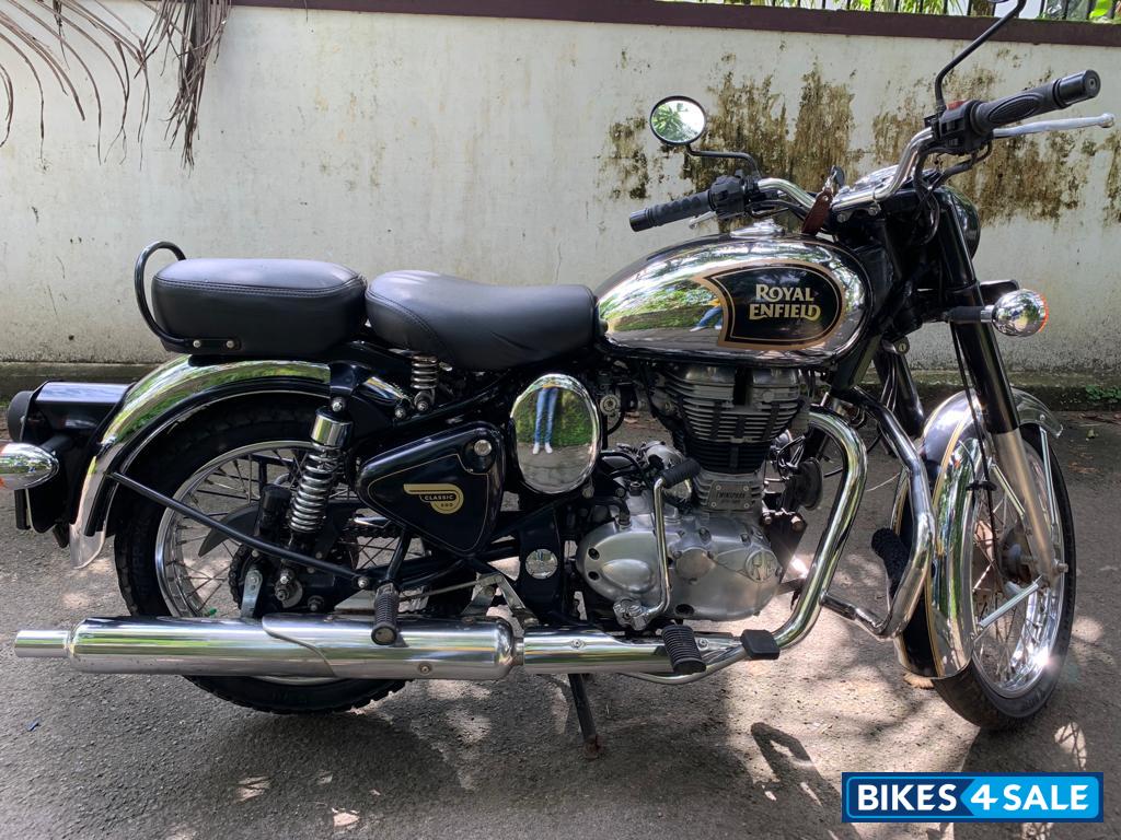 Black Royal Enfield Classic Chrome