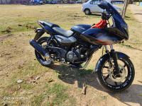 Bajaj Pulsar 220F