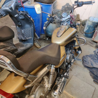 Brown Bajaj Avenger Cruise 220