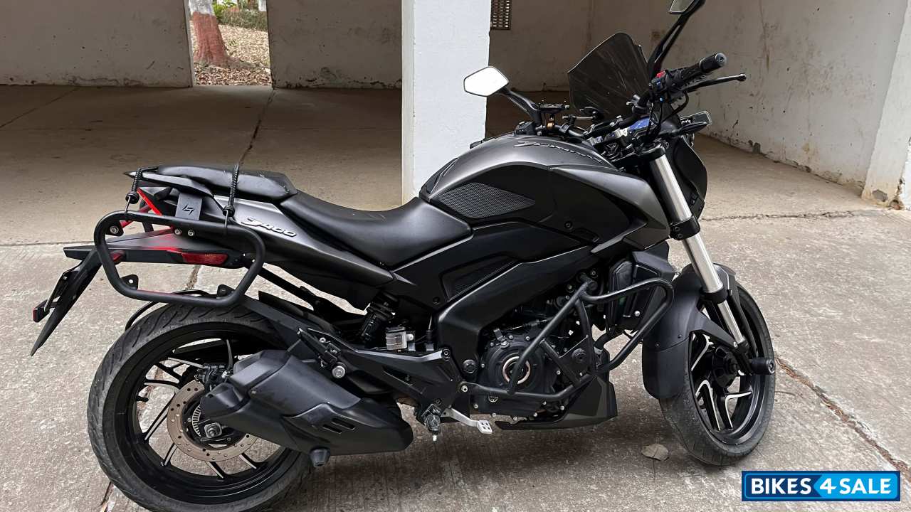 Black Bajaj Dominar 400 ABS BS6