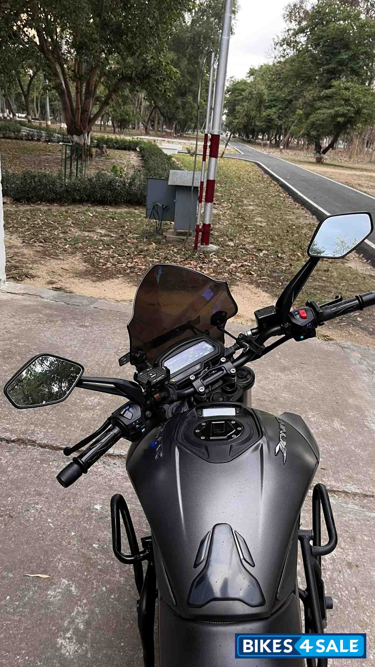 Black Bajaj Dominar 400 ABS BS6