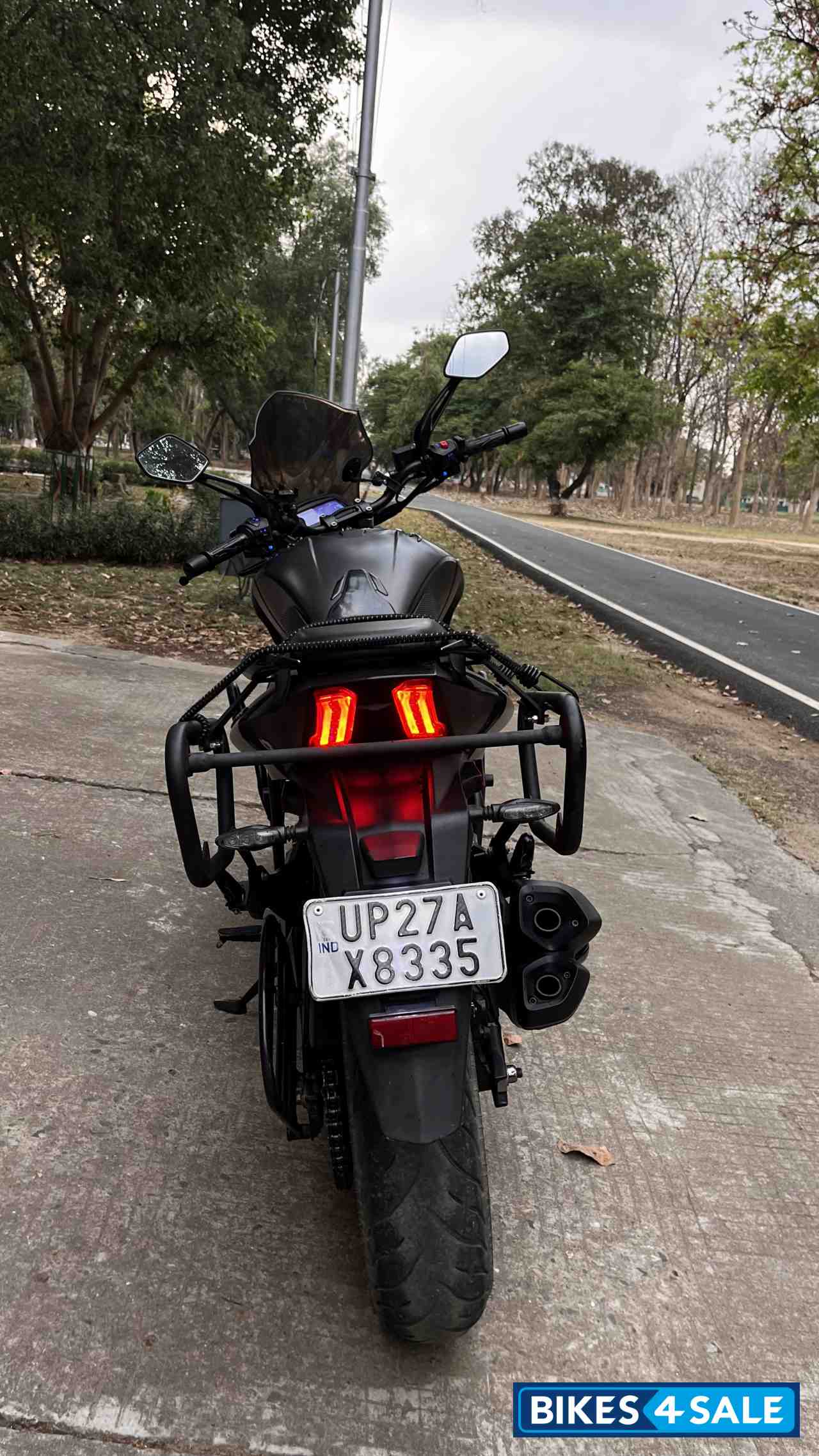 Black Bajaj Dominar 400 ABS BS6