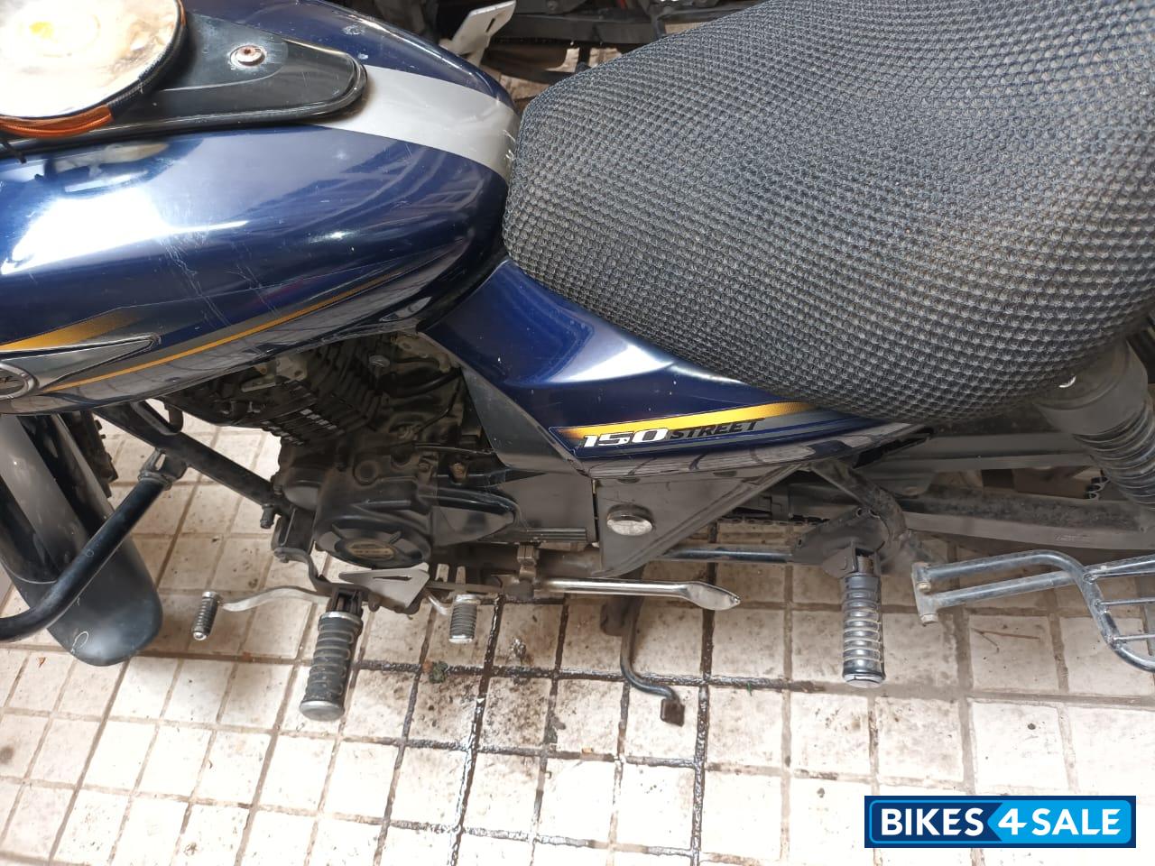 Dark Blue Bajaj Avenger Street 150