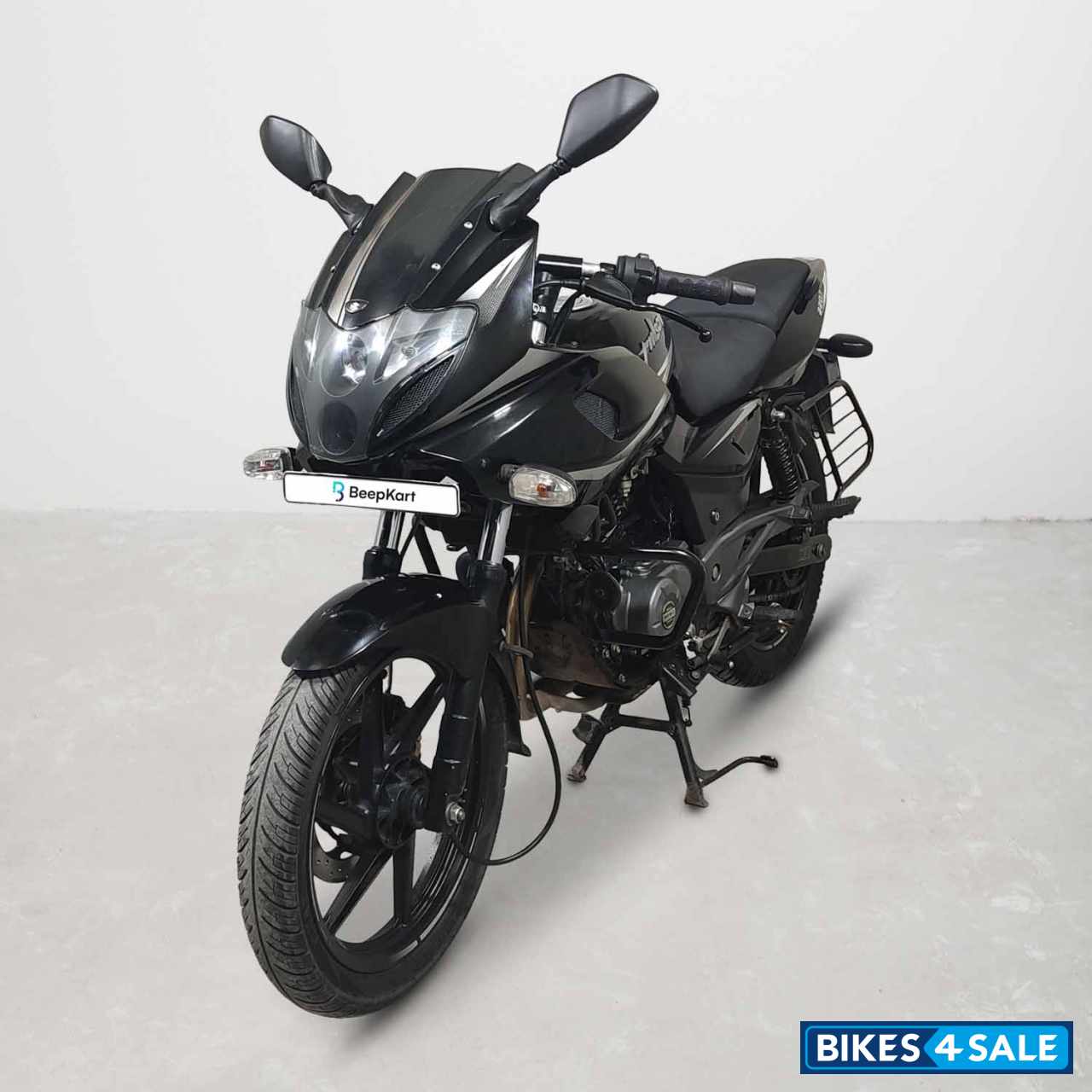 Bajaj Pulsar 220F