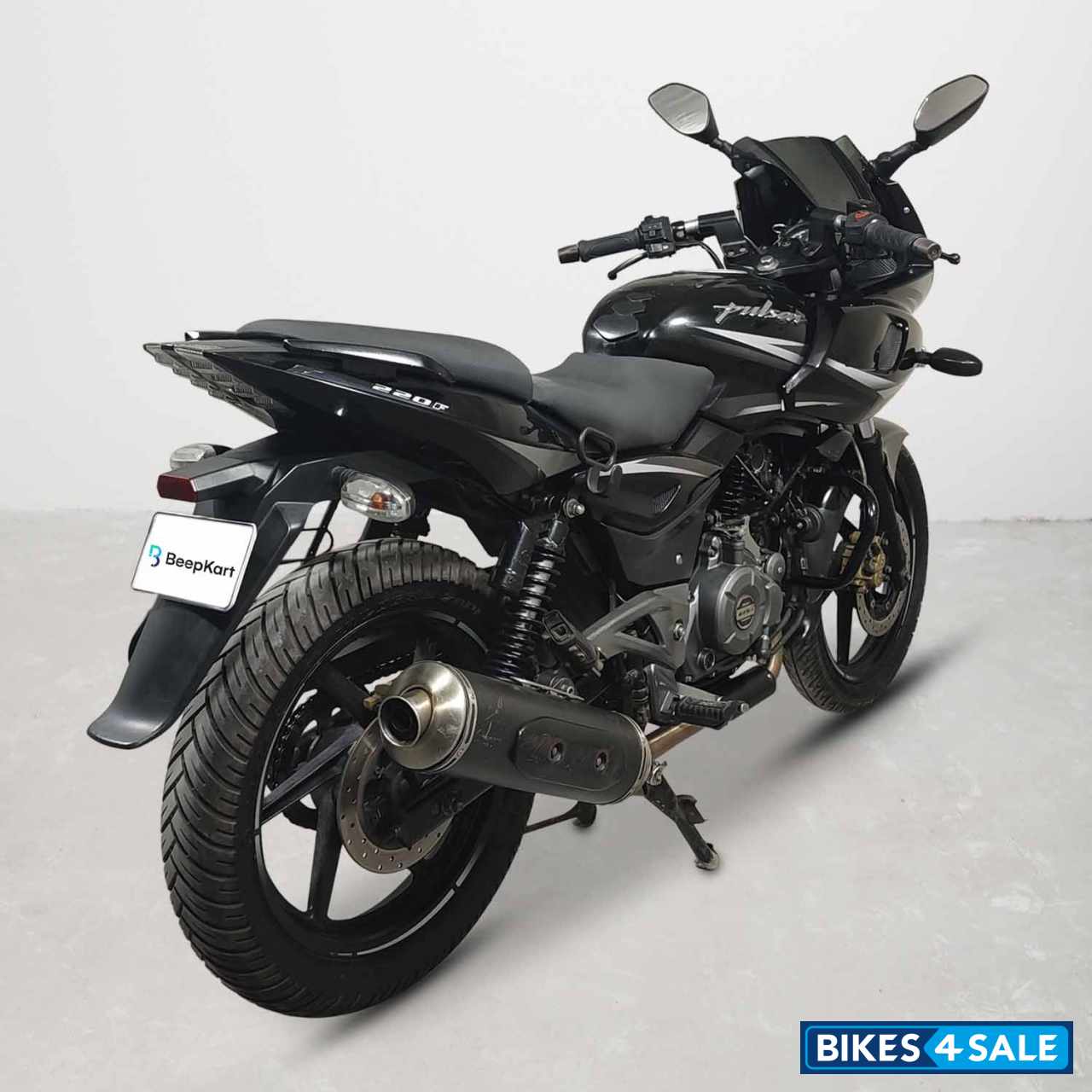 Bajaj Pulsar 220F