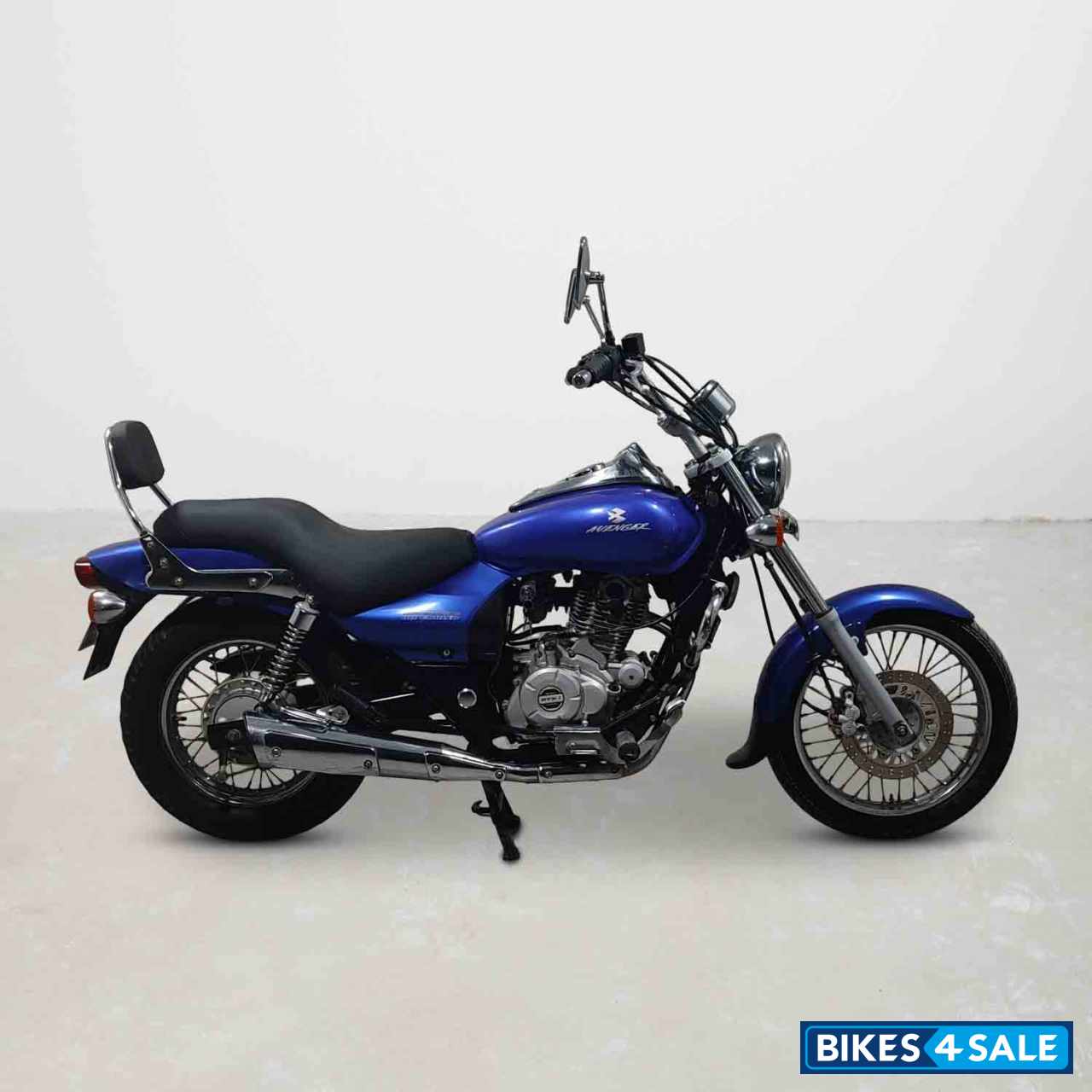 Bajaj Avenger 180 DTS-i