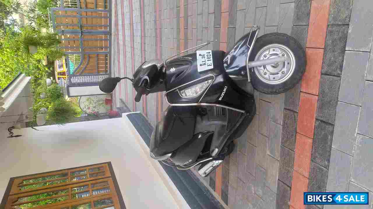 Black Suzuki Access 125 BS6