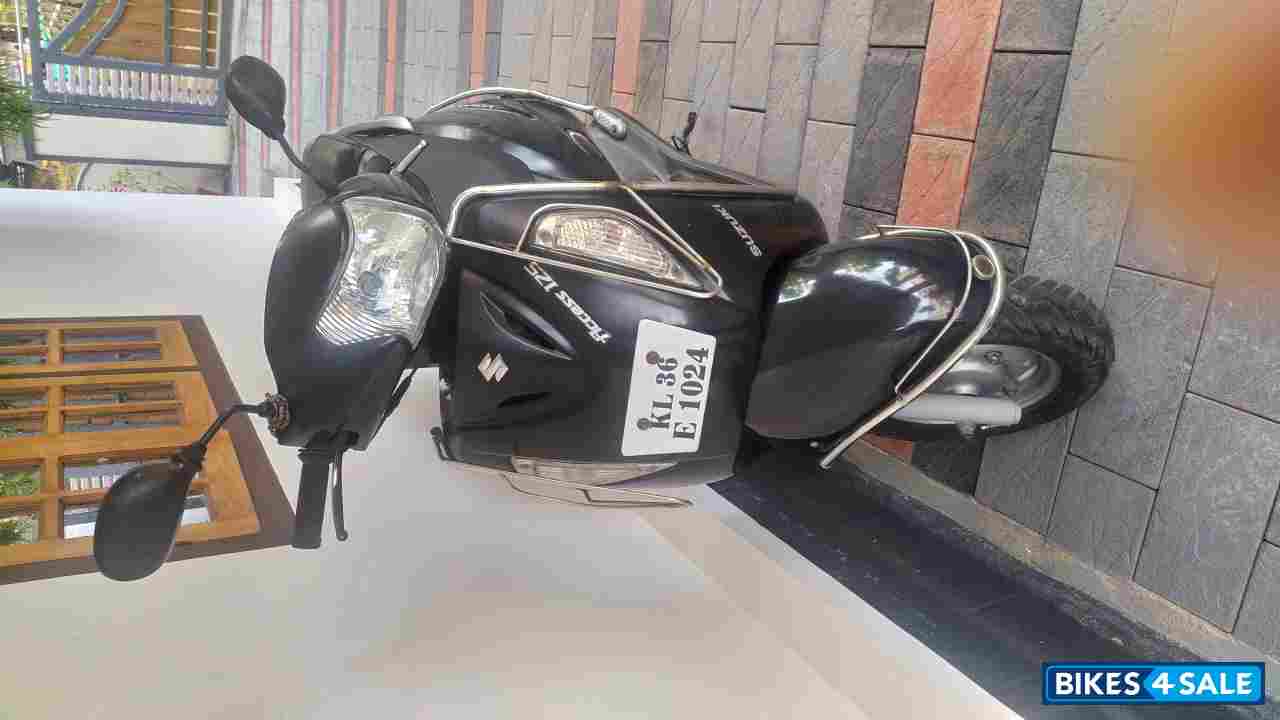 Black Suzuki Access 125 BS6