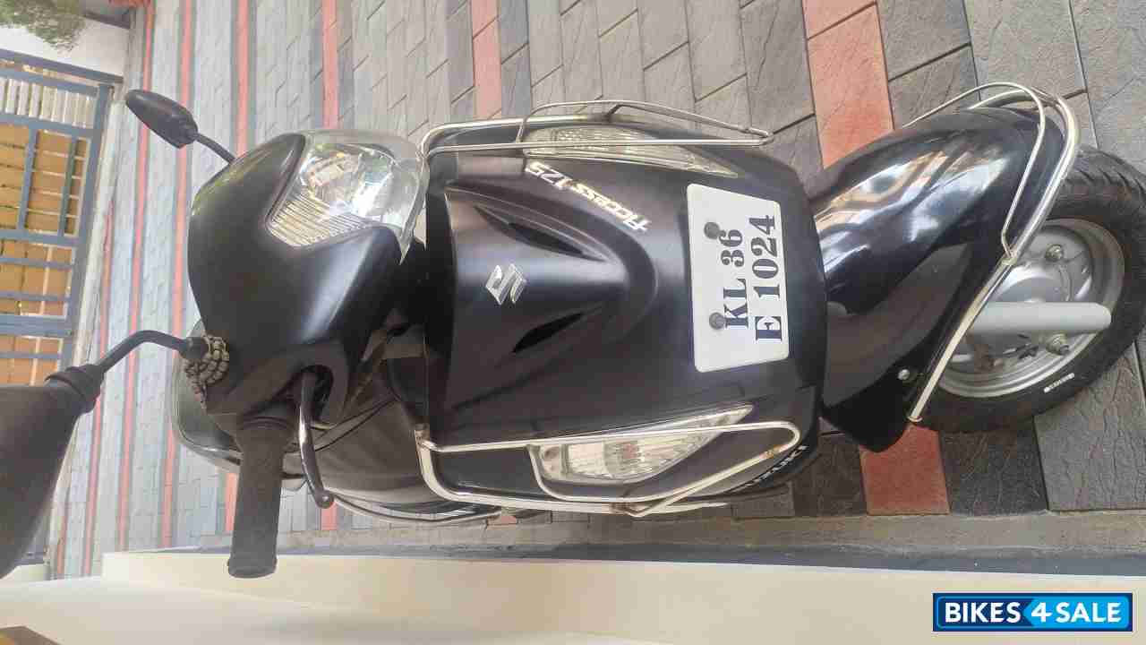 Black Suzuki Access 125 BS6