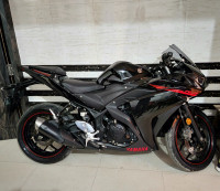 Black Yamaha YZF R3