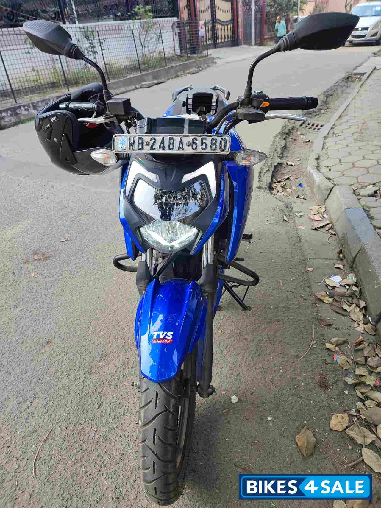 Blue TVS Apache RTR 160 4V