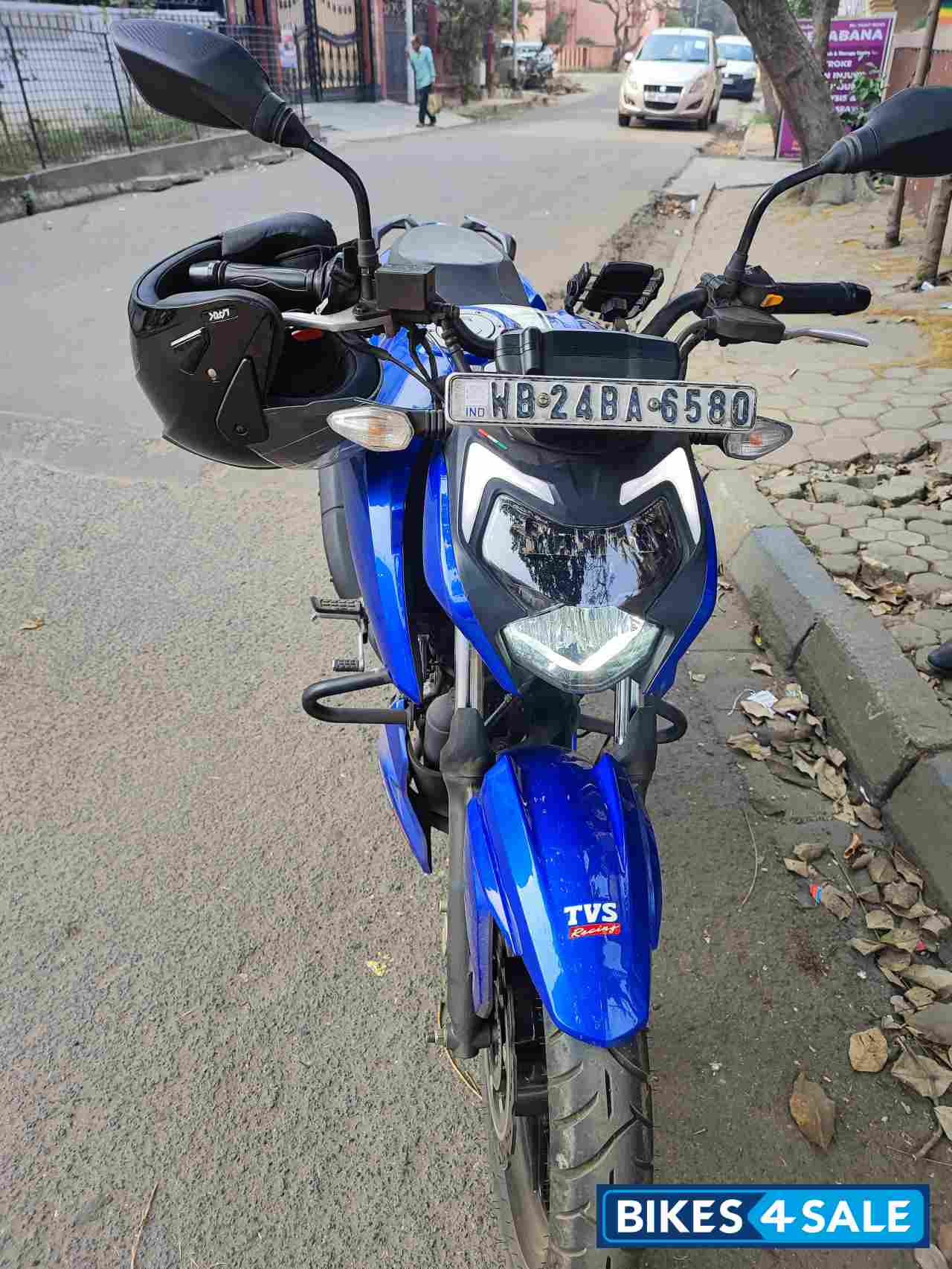 Blue TVS Apache RTR 160 4V