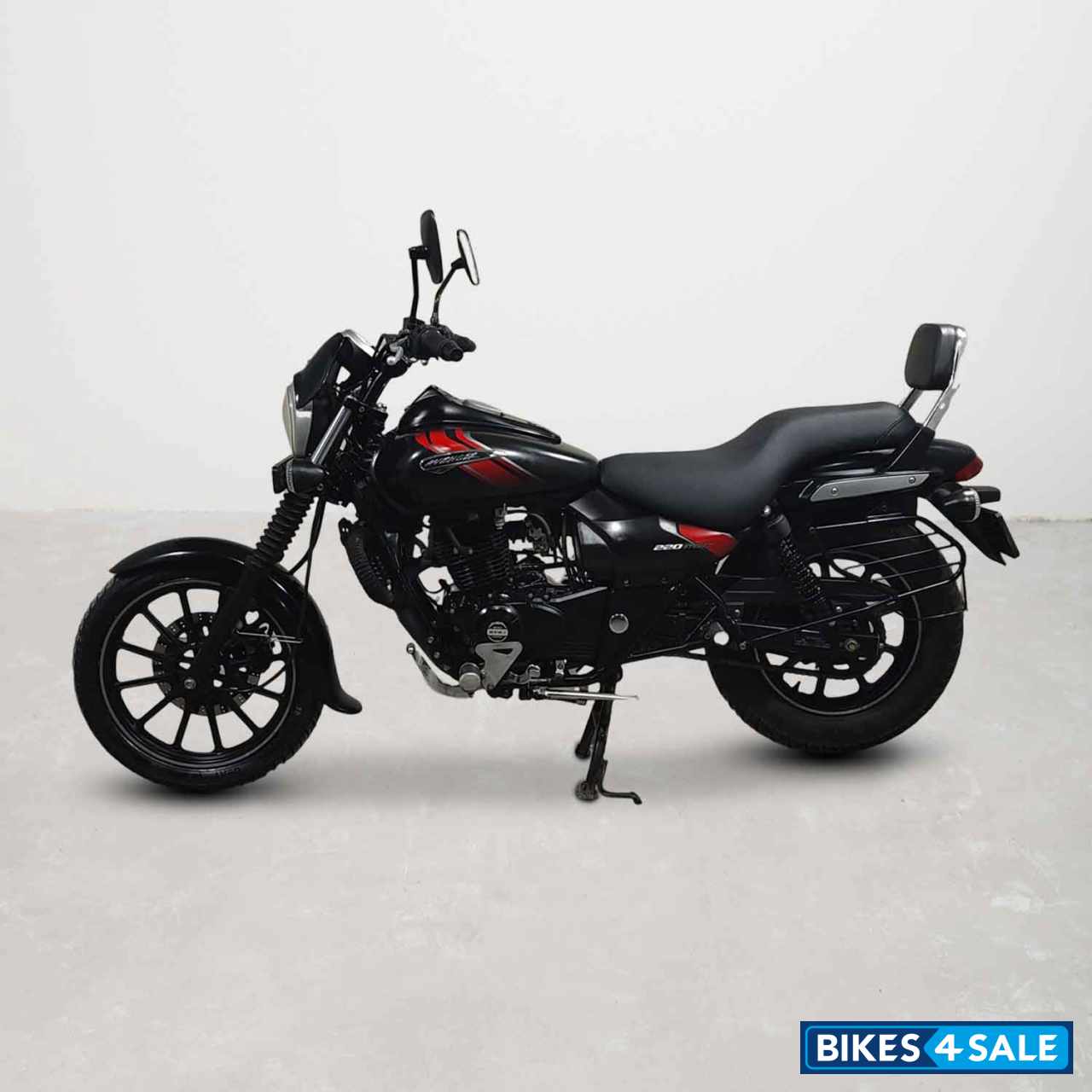 Bajaj Avenger Street 220