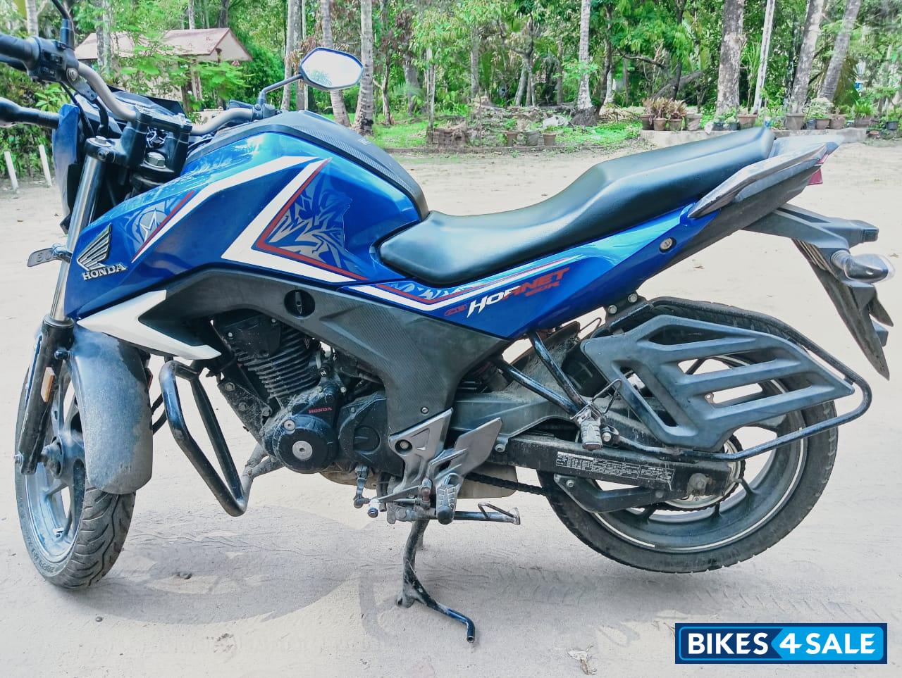 Graphic Blue Limited Edition Honda CB Hornet 160R