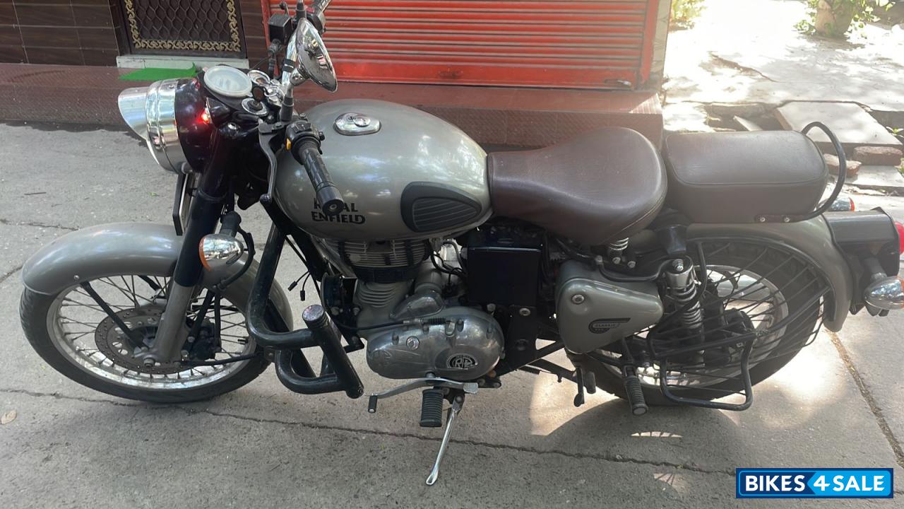 Grey Royal Enfield Classic Gunmetal Grey Grey Royal Enfield Classic Gunmetal Grey