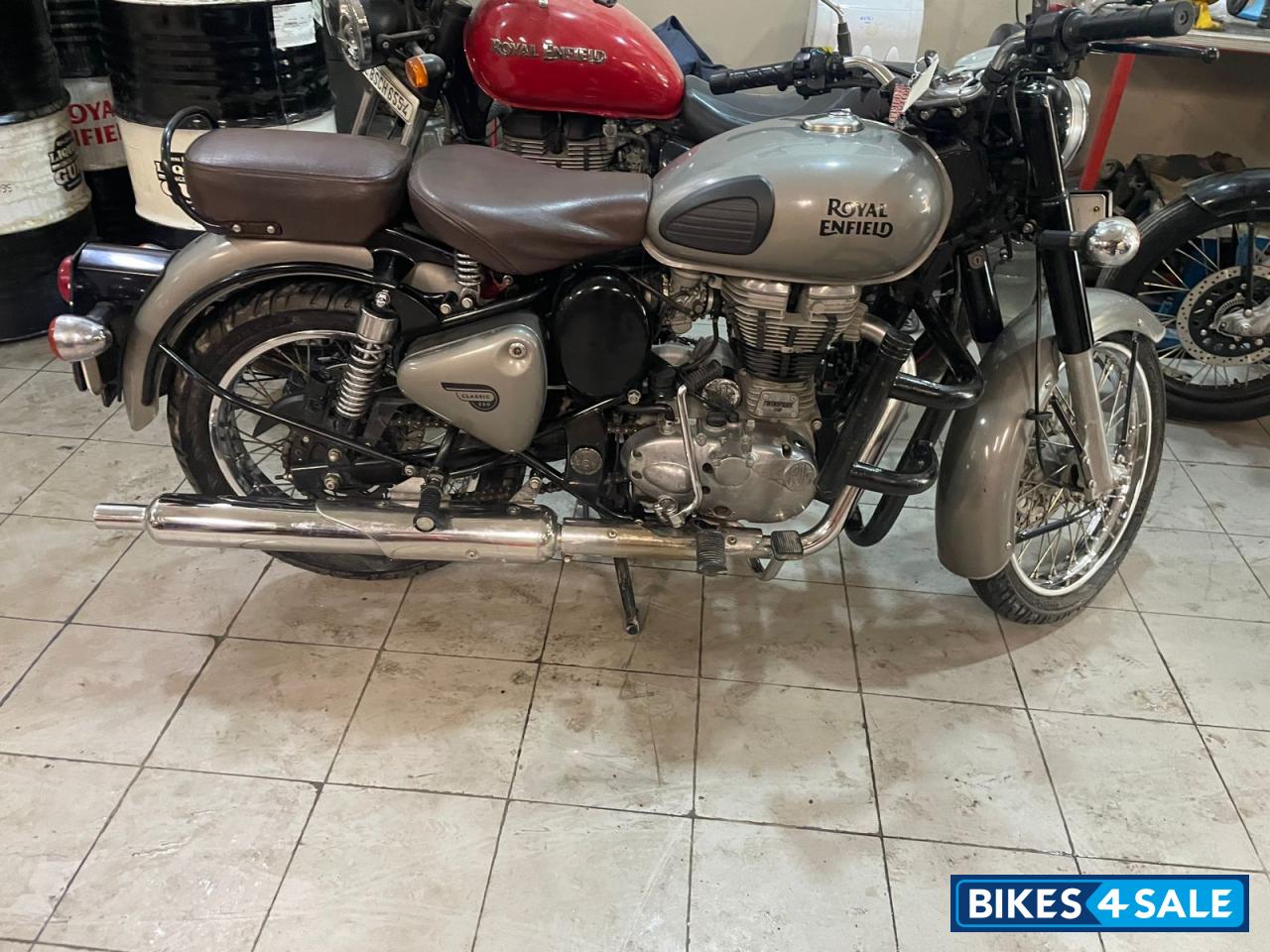 Grey Royal Enfield Classic Gunmetal Grey Grey Royal Enfield Classic Gunmetal Grey