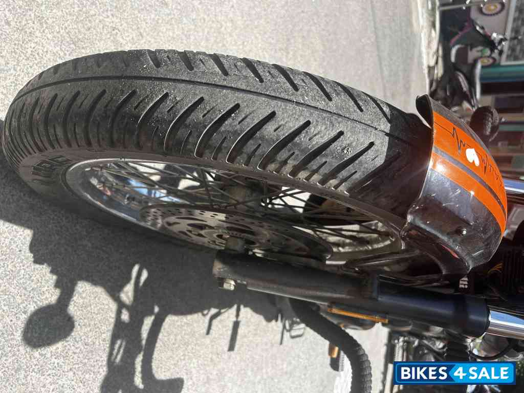 Black Benelli Imperiale 400 BS6