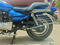 Blue Bajaj Avenger 220 DTS-i