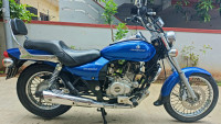 Blue Bajaj Avenger 220 DTS-i