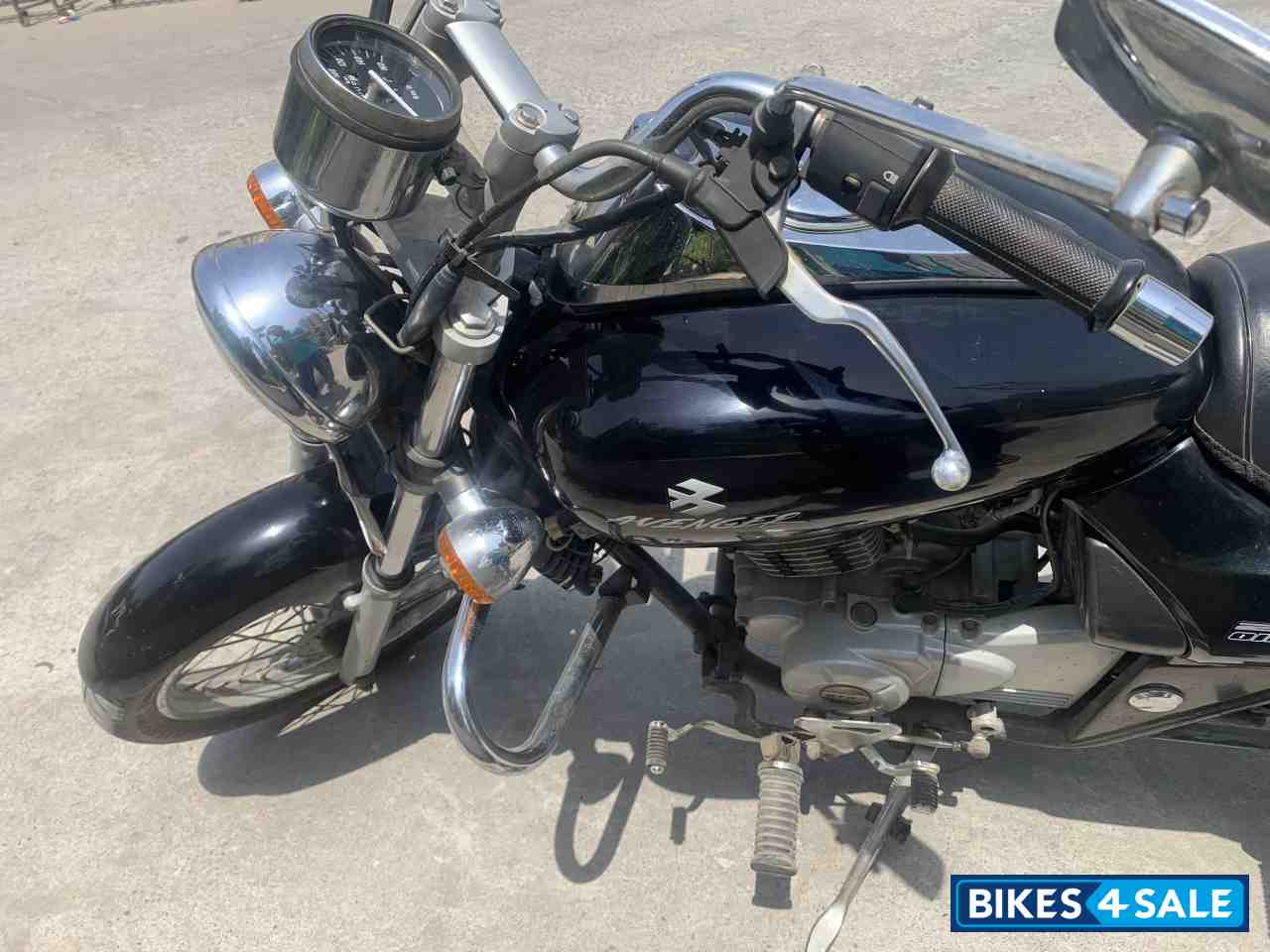 Bajaj Avenger 220 DTS-i