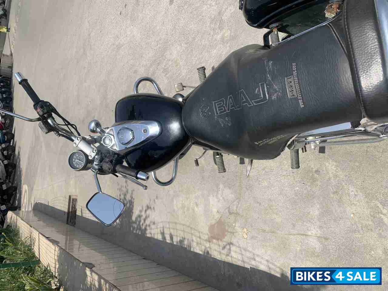 Bajaj Avenger 220 DTS-i