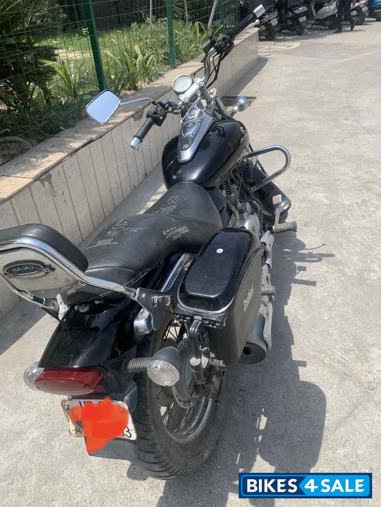 Bajaj Avenger 220 DTS-i
